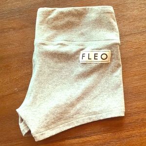 Ash grey Fleo shorts
